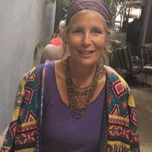 Meet your Posher, Lorraine